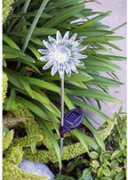 Solar Powered Garden Stake LED Light - Image 4