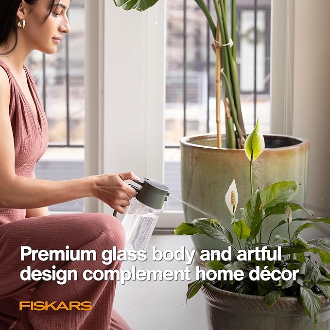 Fiskars 2-in-1 Mist & Pour Watering Carafe, Glass Plant Mister - Image 6