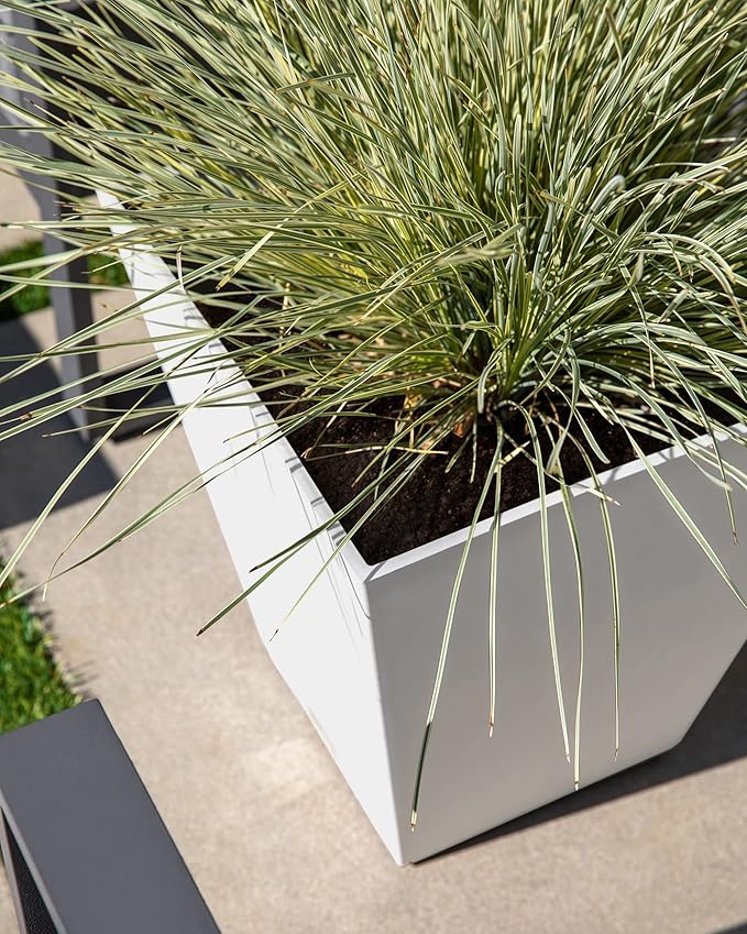 Veradek Pure Series Nobleton Plastic Planter - Image 8